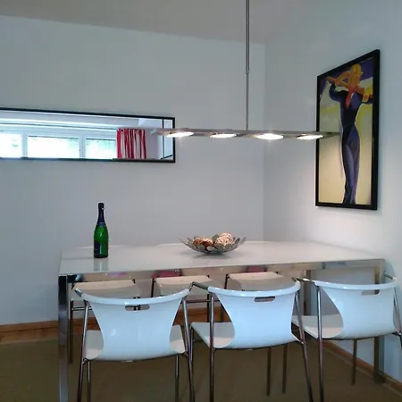 Grosszugige Ferienwohnung In Dahlem Apartment Berlin