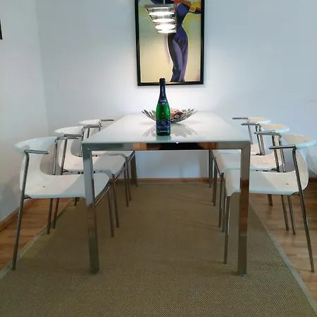 Grosszugige Ferienwohnung In Dahlem Berlin
