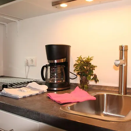Grosszugige Ferienwohnung In Dahlem Apartment *